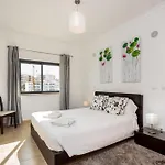 Quinta Palmeiras 215 Apartamento *