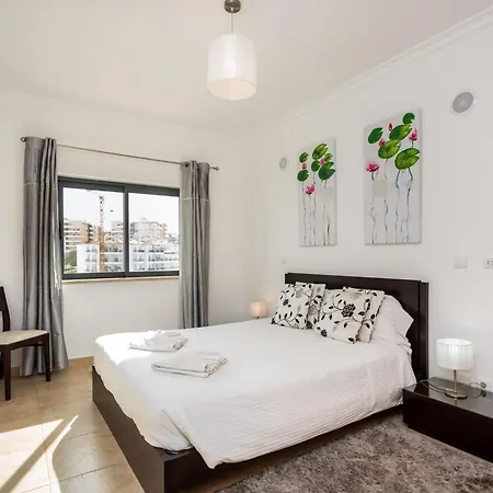 Quinta Palmeiras 215 Apartamento *