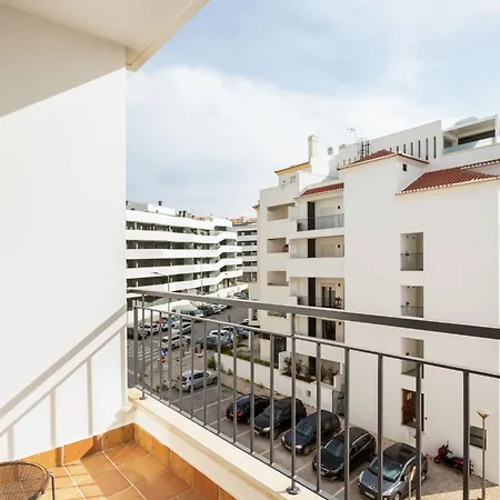 Quinta Palmeiras 215 *